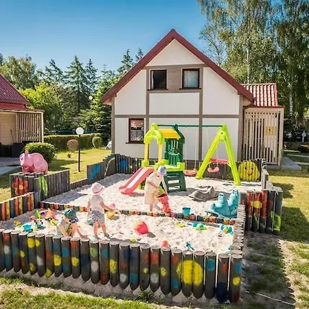 Close To The Beach, Summer Pool Σπίτι διακοπών Łeba